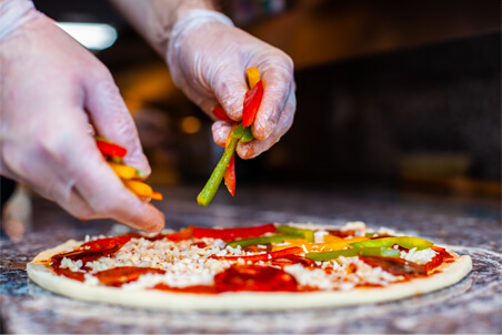 préparation de pizza Basilic & Co