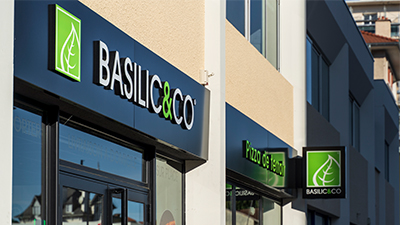 Photo d'une façade de restaurant Basilic & Co